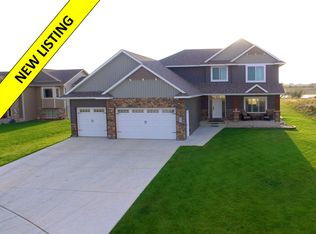 2621 20th St NW, Minot, ND 58703