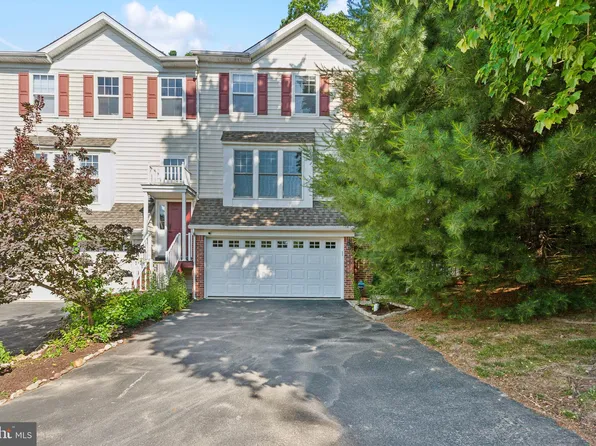 120 Tudor Ct, Malvern, PA 19355