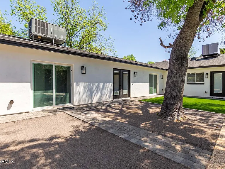 4016 E Edgemont Ave — Photo 24