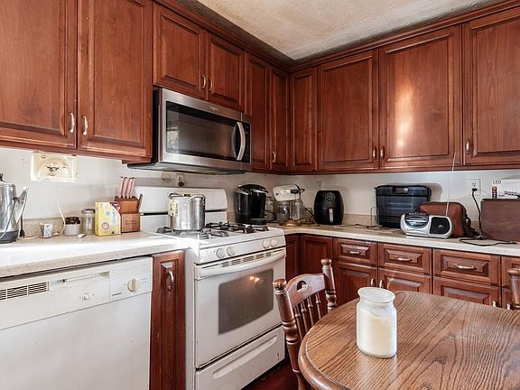 11th image of this home