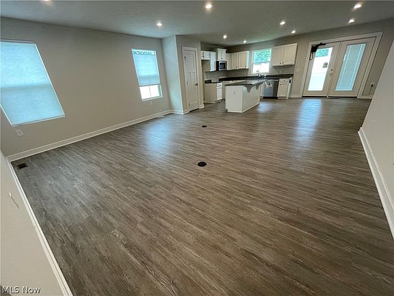 5th image of 6913 Gauntlet St SW