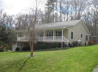 191 Twin Springs Ln, Lewisburg, WV 24901