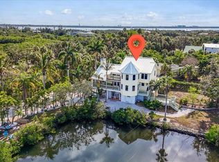 1015 Bayshore Dr, Terra Ceia, FL 34250