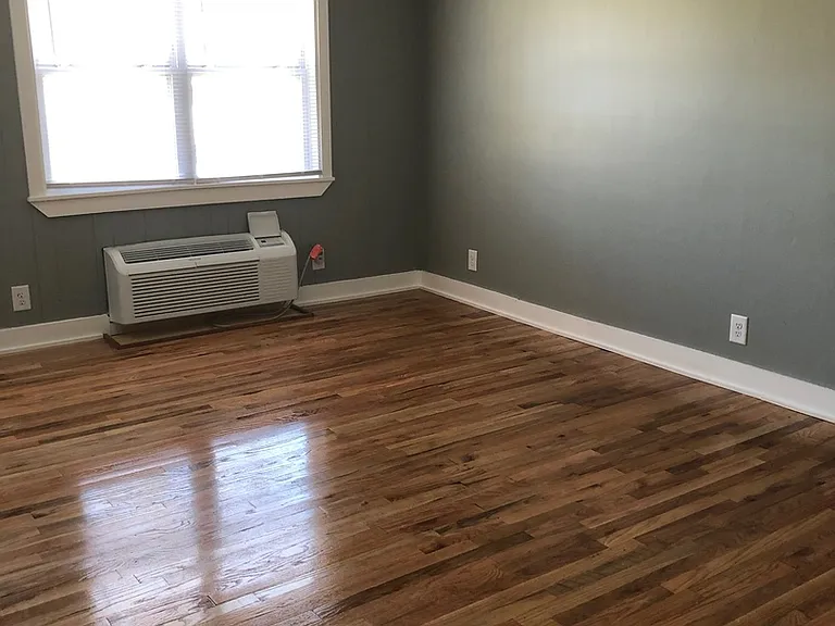 908 Berkeley St — Photo 7