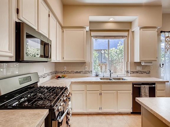 5th image of 1702 Kenwood Pl