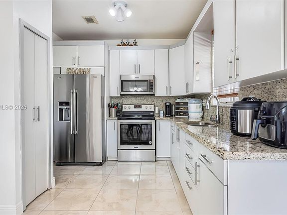 4th image of 27255 SW 138th Ct