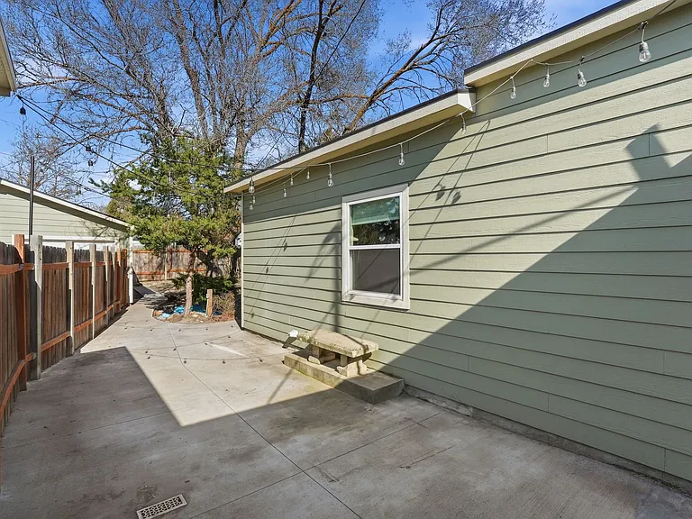 1328 W Gordon Ave — Photo 23