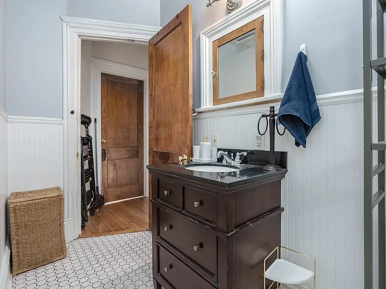 716 W Kalamazoo Ave — Photo 16