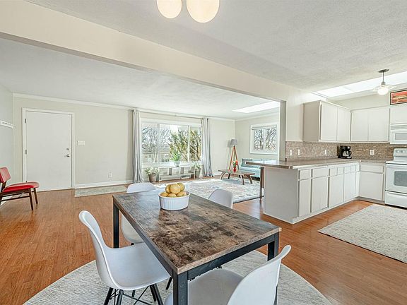 4th image of 1610 RANDY Lane