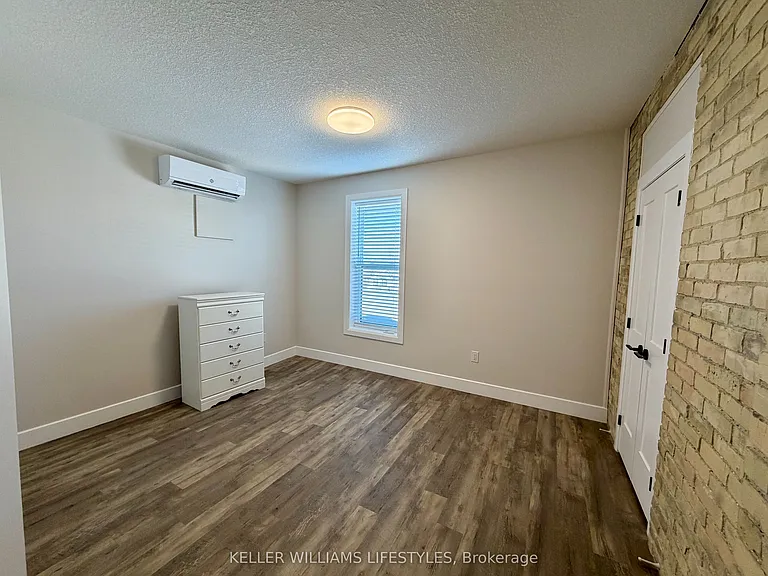 537 Talbot St #11 — Photo 18