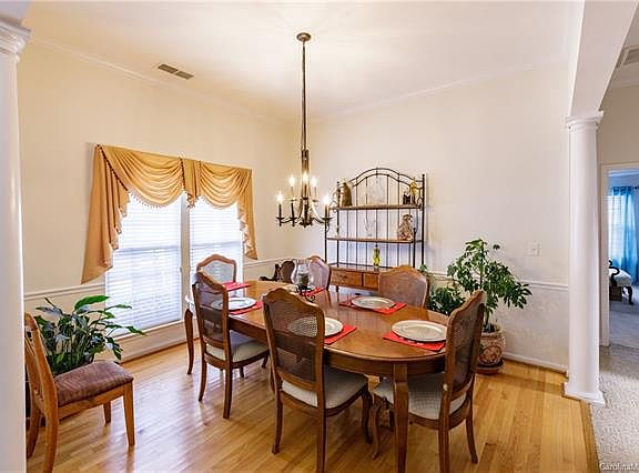 3rd image of 4112 Meadowview Hills Dr