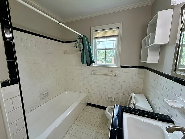 325 Homewood Ave — Photo 5