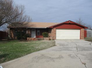 4714 SE Sunnymeade Dr, Lawton, OK 73501