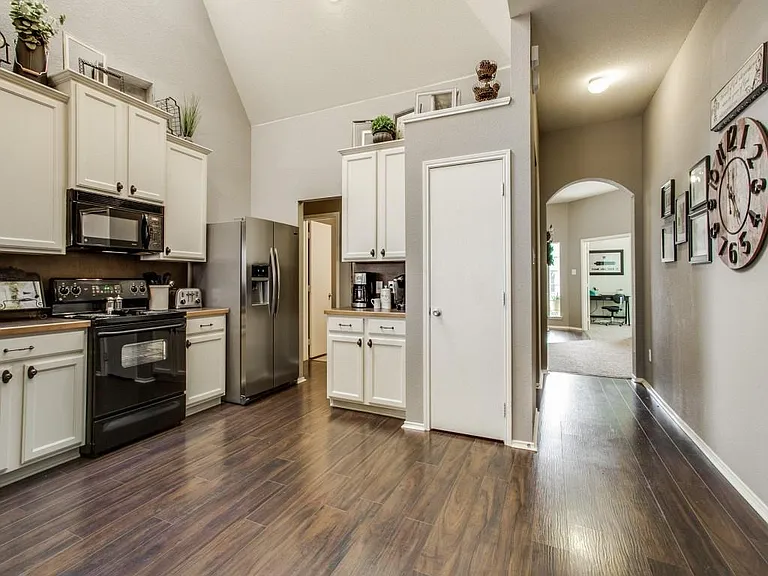 1701 Heron Dr — Photo 22
