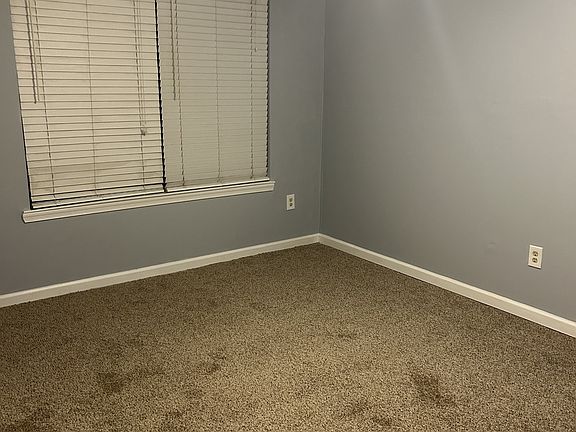 4th image of 801 Waters Edge Dr #1