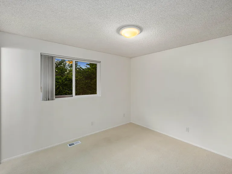 6011 156th Ave NE — Photo 25