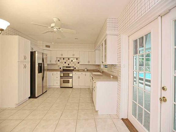 3rd image of 4740 Camphor Ave