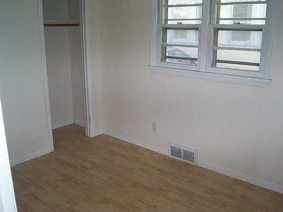 4th image of 124 Wolcott Ave