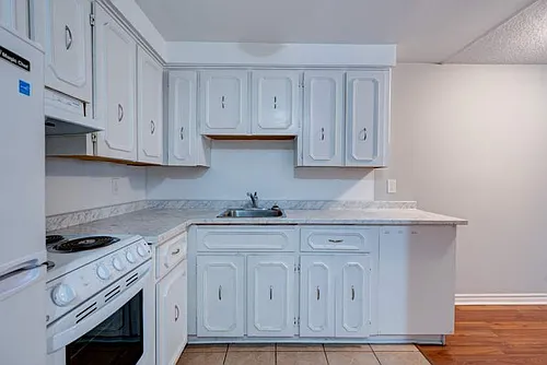 38 Lambton Ave Photo 1