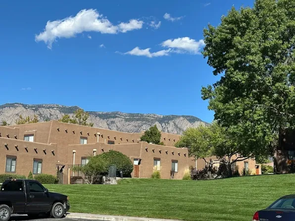 5801 Lowell St NE APT 18C, Albuquerque, NM 87111