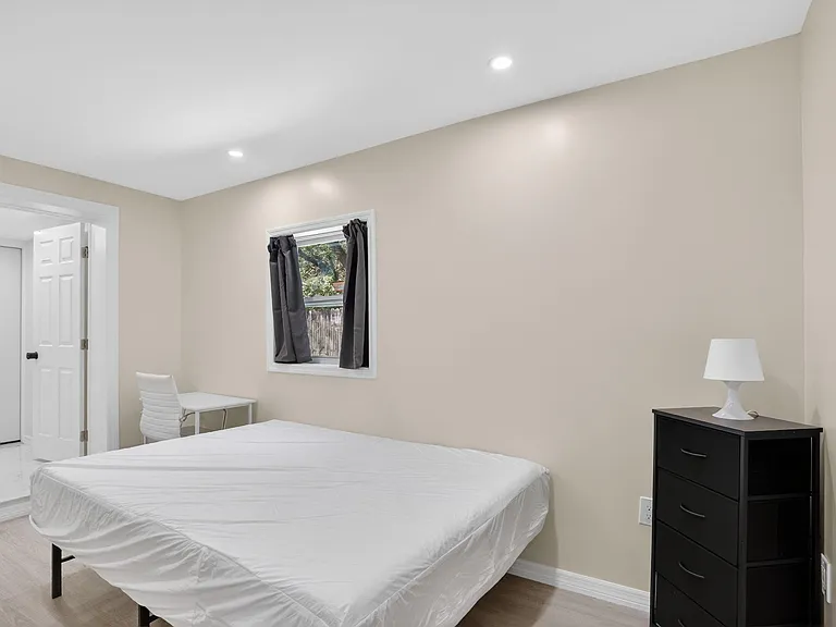 Room 3 With private entrance and private bath
