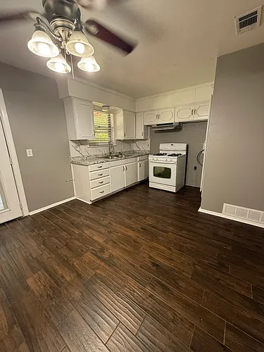 5721 Bowling Dr Photo 1