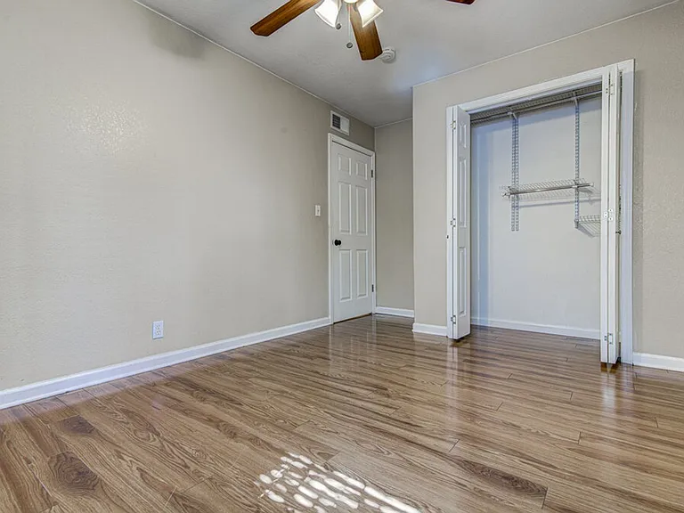 1410 Kamar Dr — Photo 13