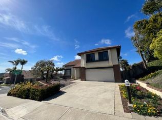 1550 N Willowspring Dr, Encinitas, CA 92024