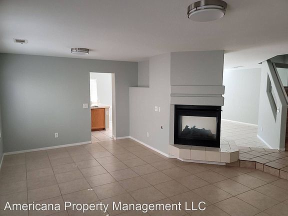 2nd image of 689 Persian Violet Ave