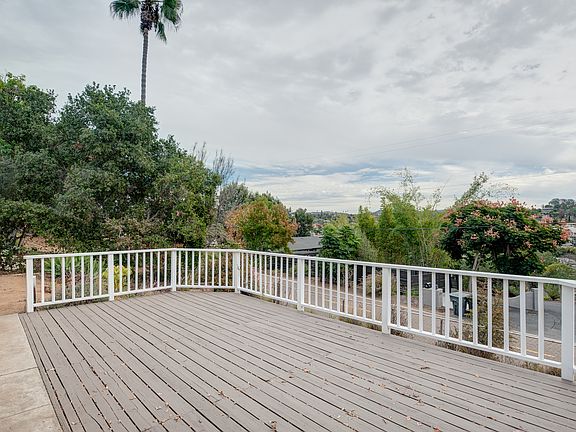 4th image of 543 Lado De Loma Dr