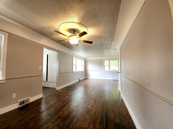 2nd image of 806 Mosher St