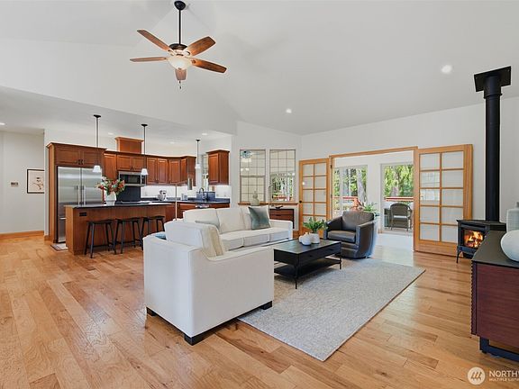 3rd image of 114 Shauna Place