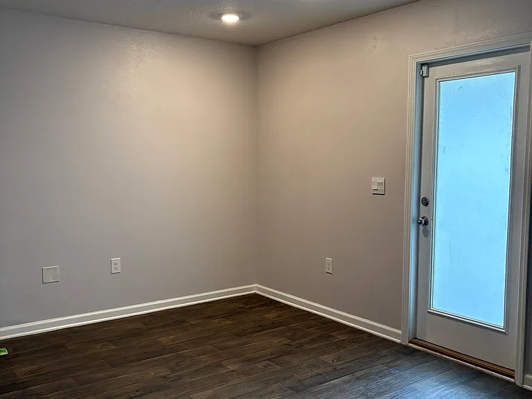 7589 Steeplechase Blvd — Photo 11