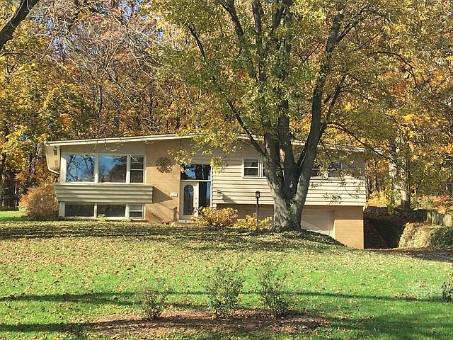 1st image of 210 Woodcrest Ct