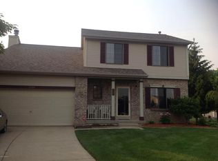 2121 Summer Brook Dr SE, Kentwood, MI 49508