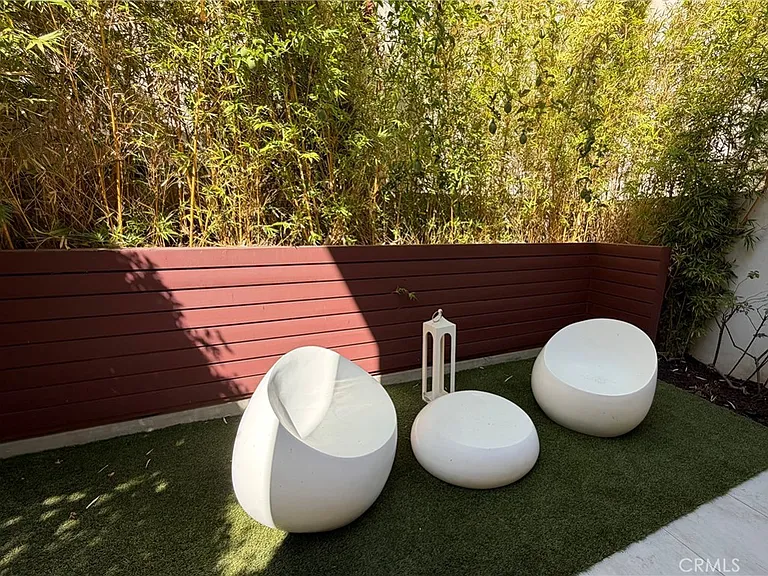 76 Bellatrix — Photo 1