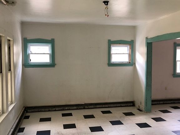 3rd image of 1773 W Arthur Ave