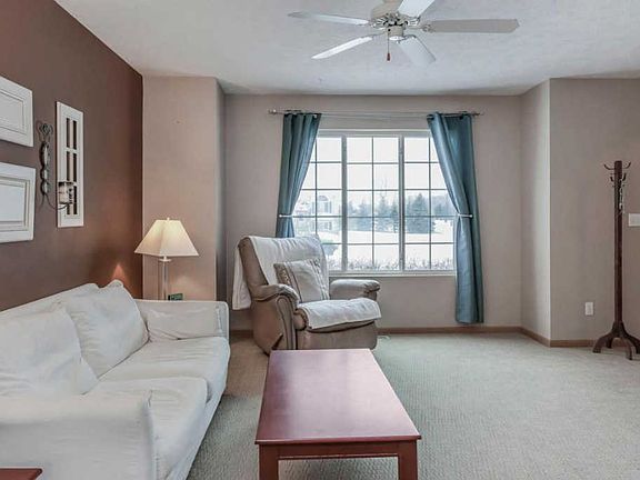 5th image of 2840 Leaf Ct NE