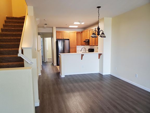 2nd image of 1610 Paseo Aurora