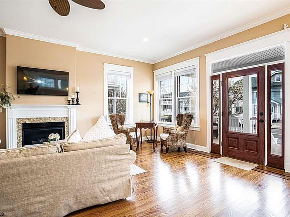 4th image of 328 Atlantic Ave #A
