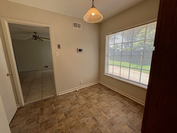 5th image of 8488 Chesterfield Dr