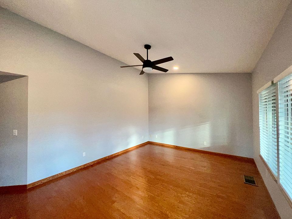 1st image of 23409 Lakeview Dr Unit F301
