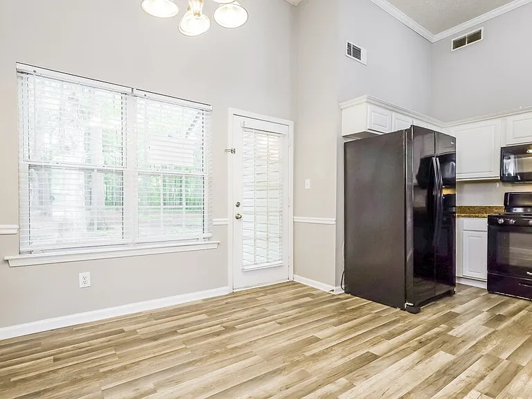 130 Stoney Brook Way — Photo 4