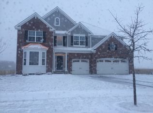 9855 Kelley Ln, Huntley, IL 60142