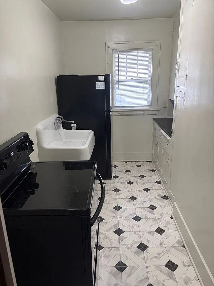 Goltz - 4 Plex — Photo 1