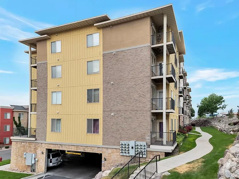 165 W Albion Village Way S #301 — Photo 4