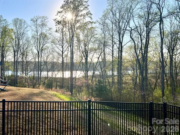 4514 Duplin Dr, Charlotte, NC 28214