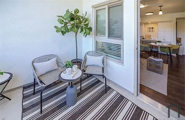 Studio, 471 sqft, $1,782 — Photo 2