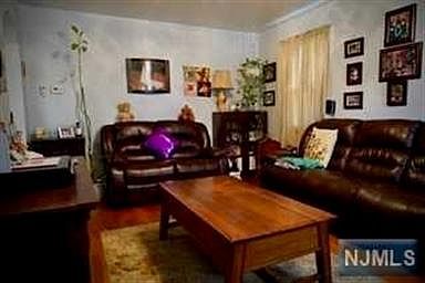 2nd image of 35 Dawson St