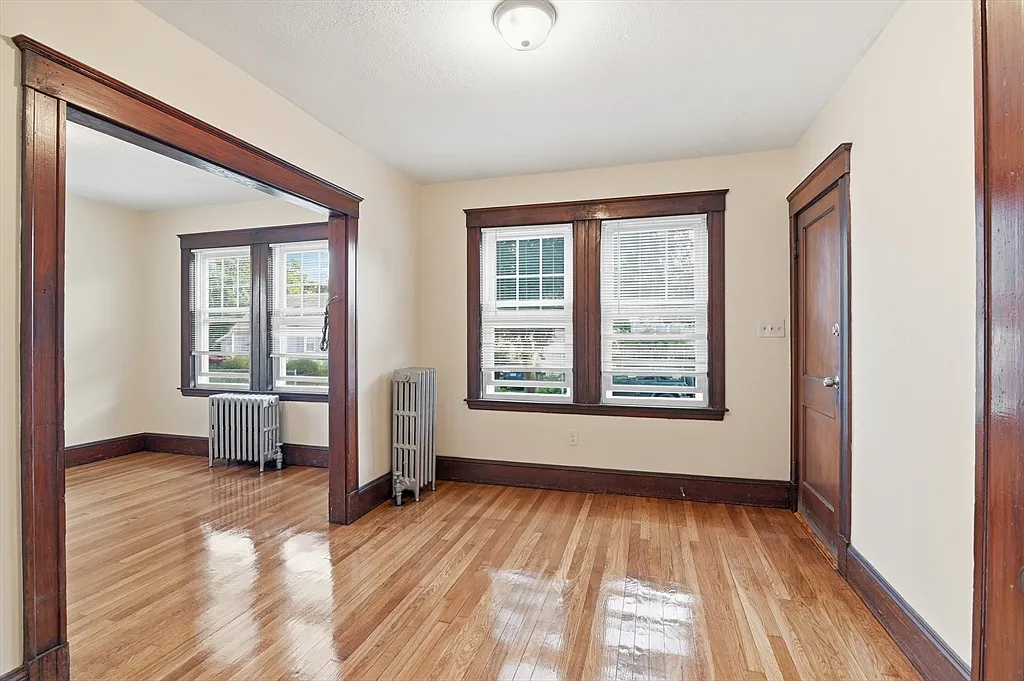 1 bed, 1.0 bath, 500 sqft, $1,900 — Photo 2